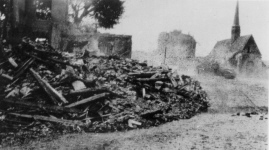 2. Weltkrieg Bombatiertes Dorf in Frankreich 2. Weltkrieg Bombatiertes Dorf in Frankreich